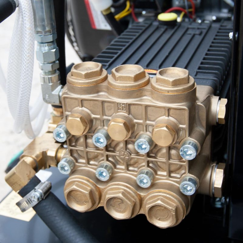 DELUX® RK431030 GasPowered Hot Water Power Washer (10 GPM3,000 PSI